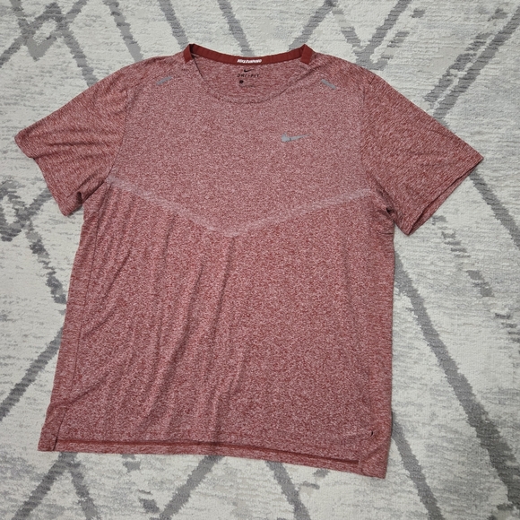 🆕️3/$30🌈Nike Running T-Shirt - Picture 1 of 5